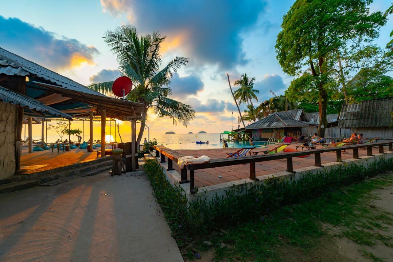 Siam Hut Hotel Koh Chang Exterior photo